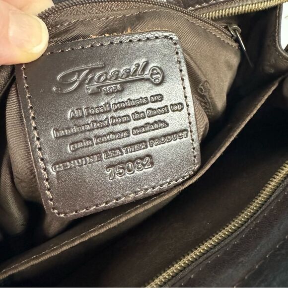 VTG Fossil Brown Leather Square Crossbody Purse  Small Bag Pockets 75082 Classic - Picture 4 of 12